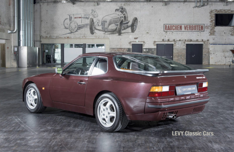 Porsche 944 400238 46