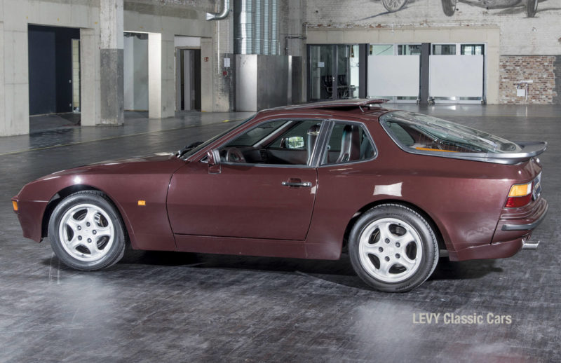 Porsche 944 400238 48