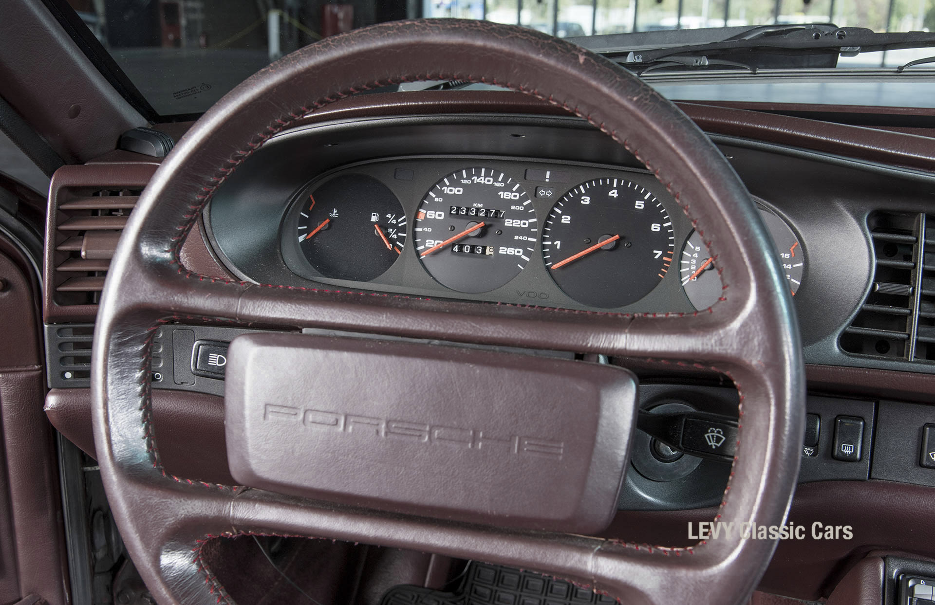 Porsche 944 400238 77