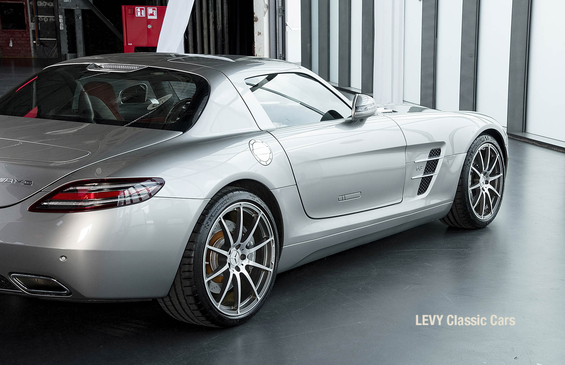 MB SLS AMG 6,3 Coupe 05633 059