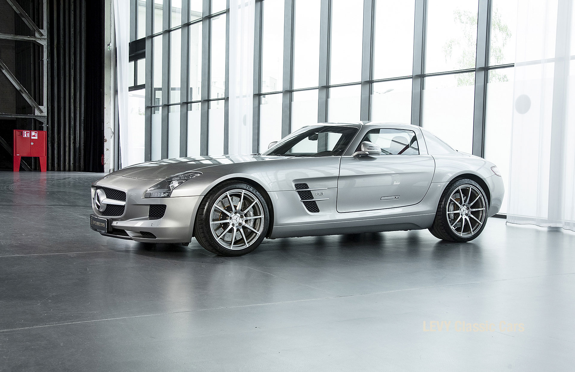 MB SLS AMG 6,3 Coupe 05633 098