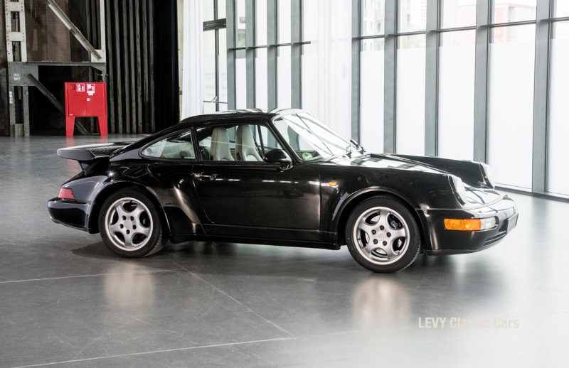 Porsche Turbo 72200 schwarz 56
