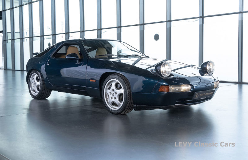 Porsche 928 GTS CC00803 011